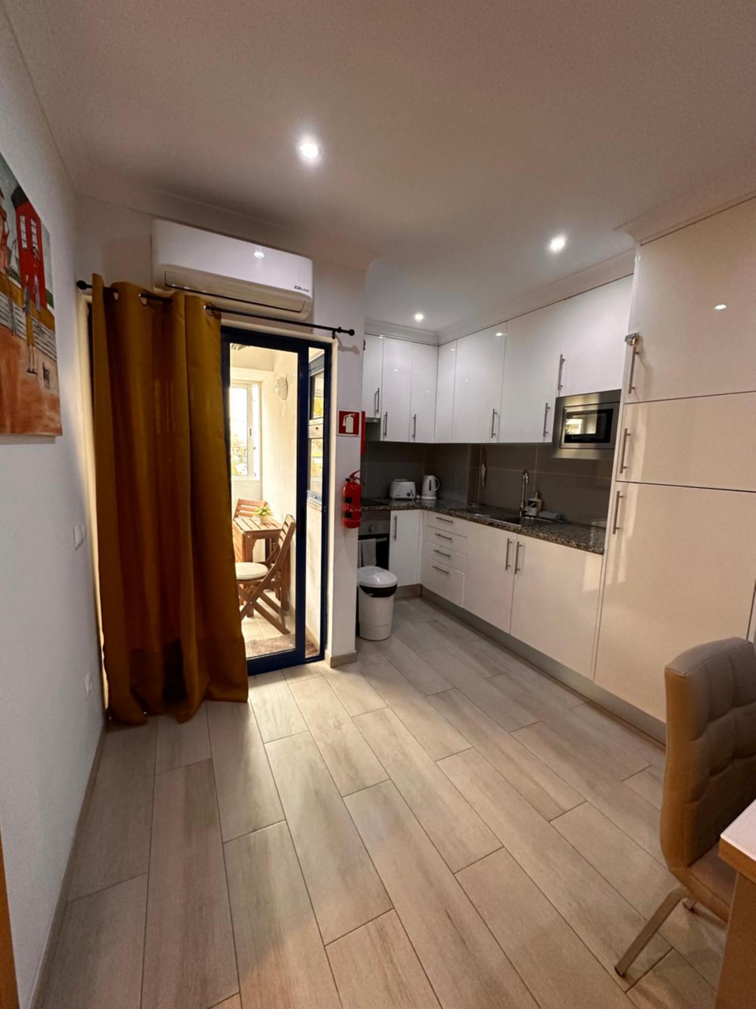 Charming Apartment In Portimao Wi-Fi/Ac Luaran gambar