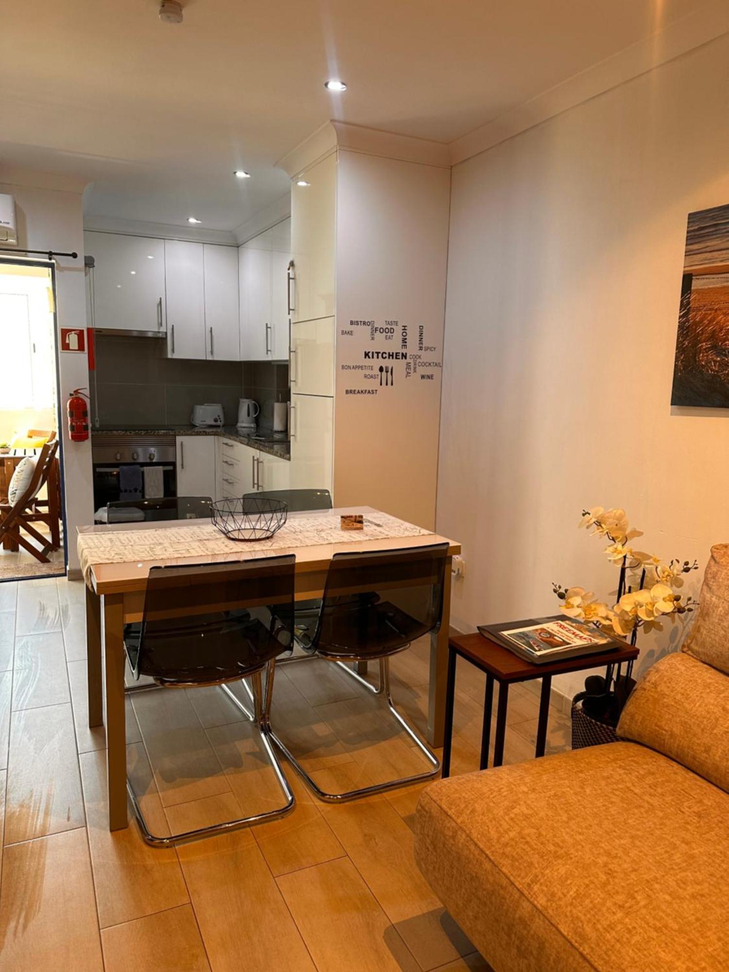 Charming Apartment In Portimao Wi-Fi/Ac Luaran gambar