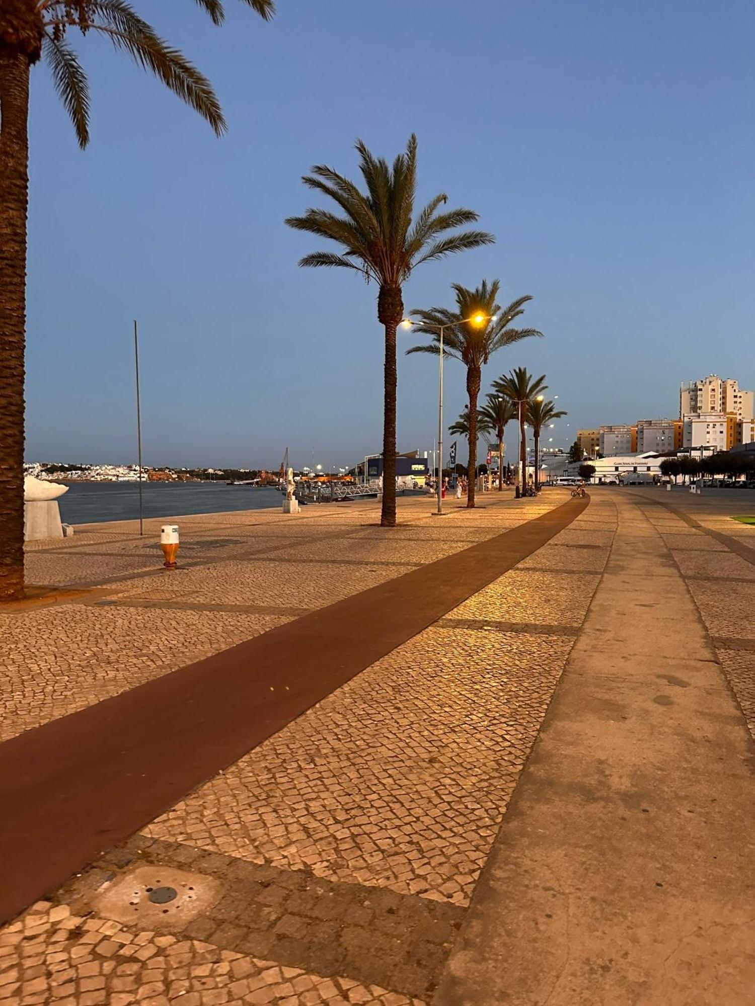 Charming Apartment In Portimao Wi-Fi/Ac Luaran gambar